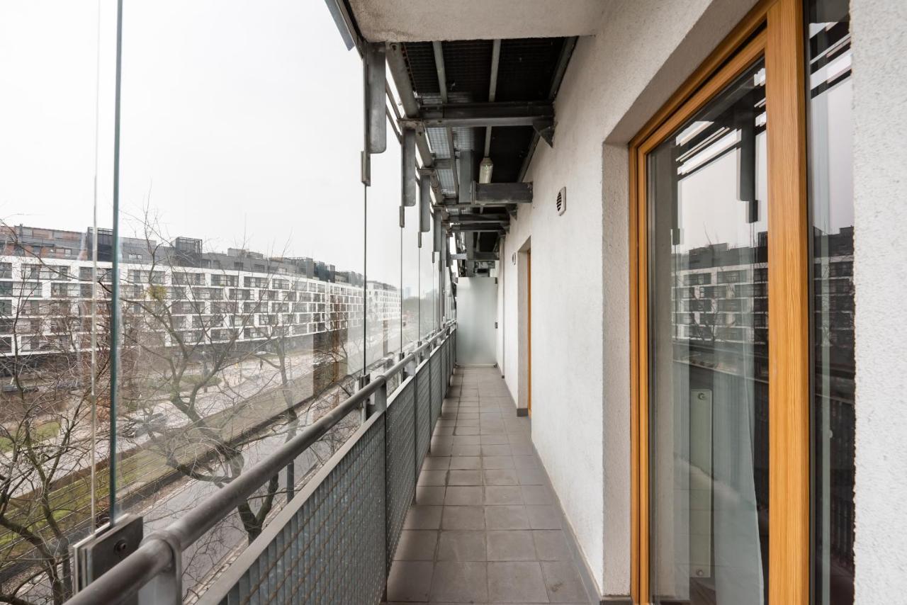 Wola Sunset Free Parking * Warschau