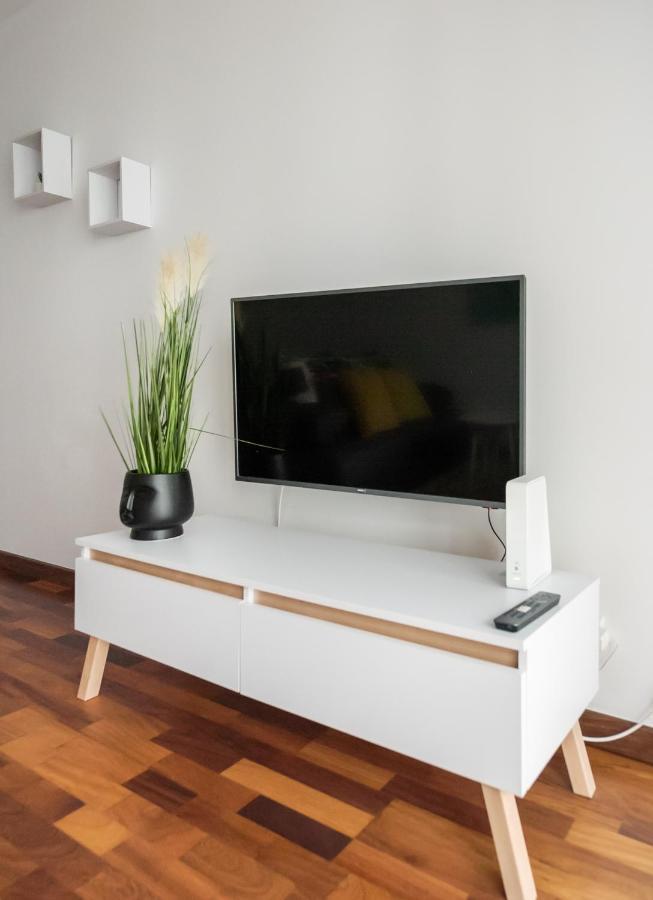 Apartment Wola Sunset Free Parking Warschau